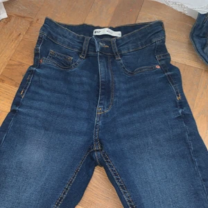 Gina - Nya jeans från Gina har haft på mig dom 1 gång sen jag köpte dom köpta i Gina för 300 men säljer för 80 kr det är vanliga skinny jeans molly 