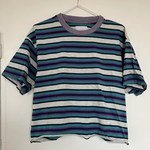 TSHIRT - Randig croppad tisha