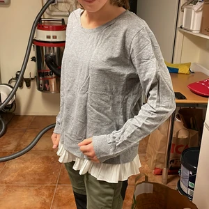 Långärmad - Söt långärmad tröja med en liten kjol