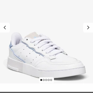 Adidas supercourt  - Skor i bra skick som jag bara använt ca 2 gånger. Köptes för 999 kr. Pris kan eventuellt diskuteras 