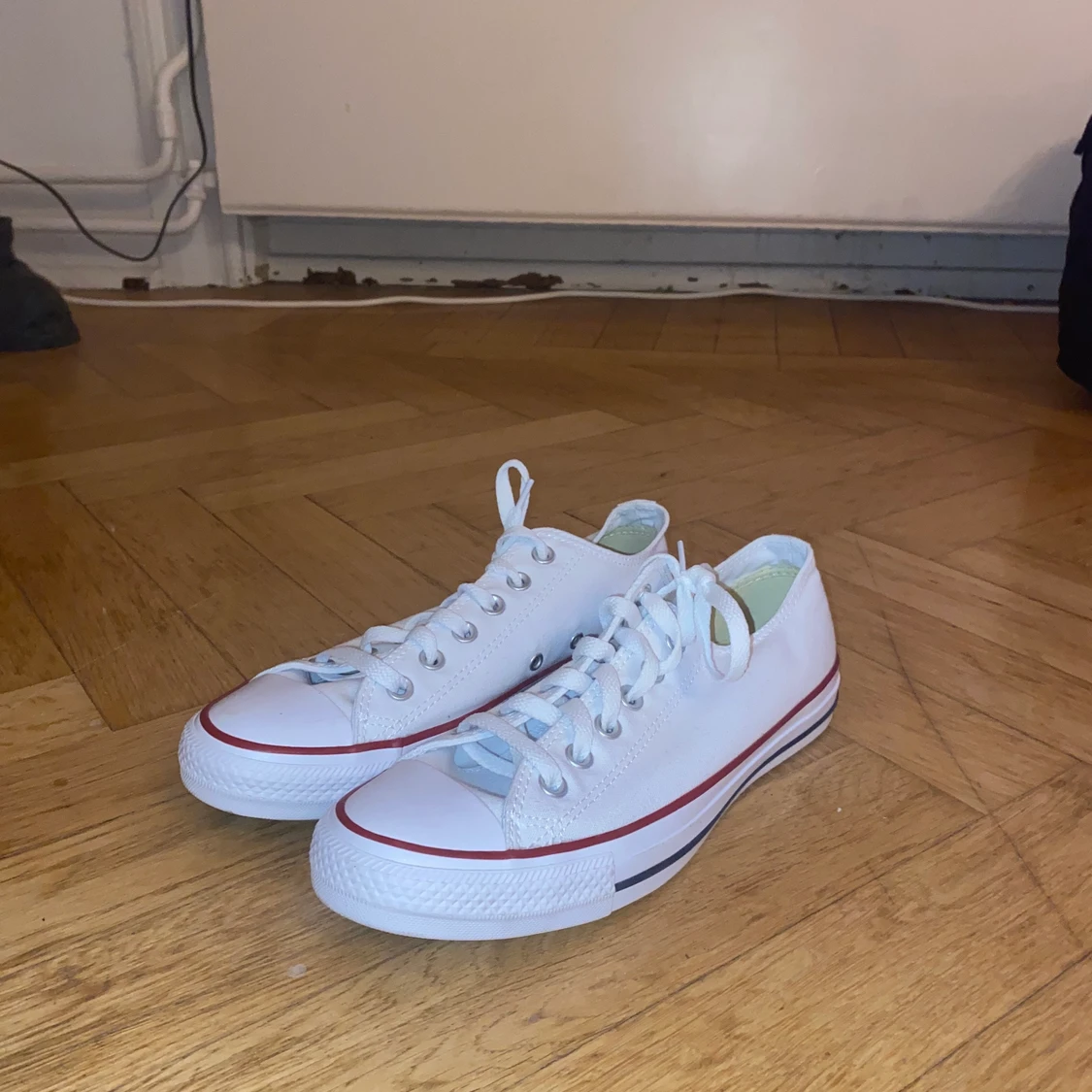 Vita converse storlek 40 - 90