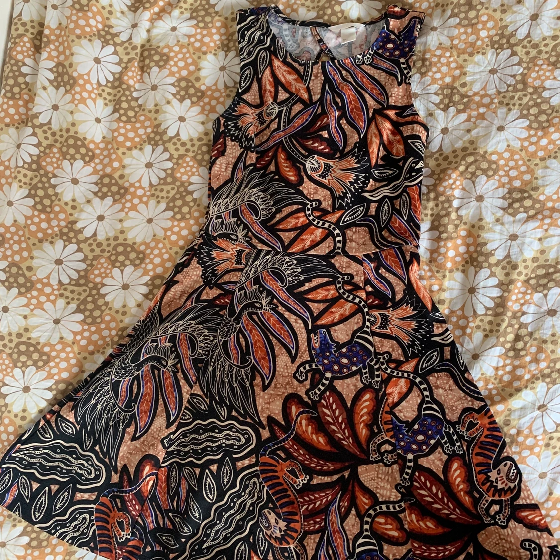 Klänning med öppen rygg - 90