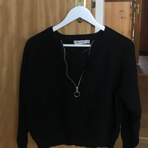 Carin Wester tröja - Zipup-tröja från Carin Wester i svart! Storlek XS. Sparsamt använd 🥰