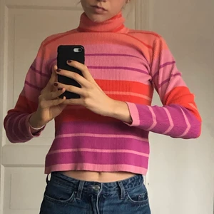Polotröja - Turtleneck köpt på beyond retro. Så fina färger!! Hör av dig för mer info