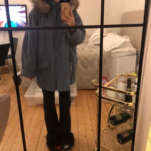 Jacka - Secondhand jacka , efterfrågad! Säljer pågrund av att jag har för många jackor. ⭐️