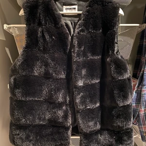 Pälsväst - Knappt använd! Som ny