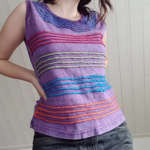 Unikt linne - Snygg och unikt linne. Köparen står för frakt, alltså pris+frakt.  Skriv om det finns frågor🤍:)