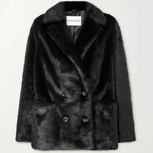 STAND STUDIO pälsjacka blazer kavaj - Jacka som bara är provanvänd. Passar en 40 eller 36/38 om man vill ha oversize. Kavaj/blazer modell på pälsjacka