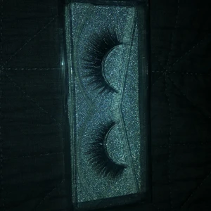 Fransar  - Aldrig andvänder fina brunsvarta fransar 