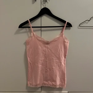 gulliga linnen - säljer 1 för 100:- och båda för 150!