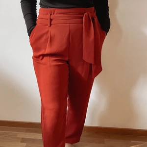 Byxor - Röda byxor 