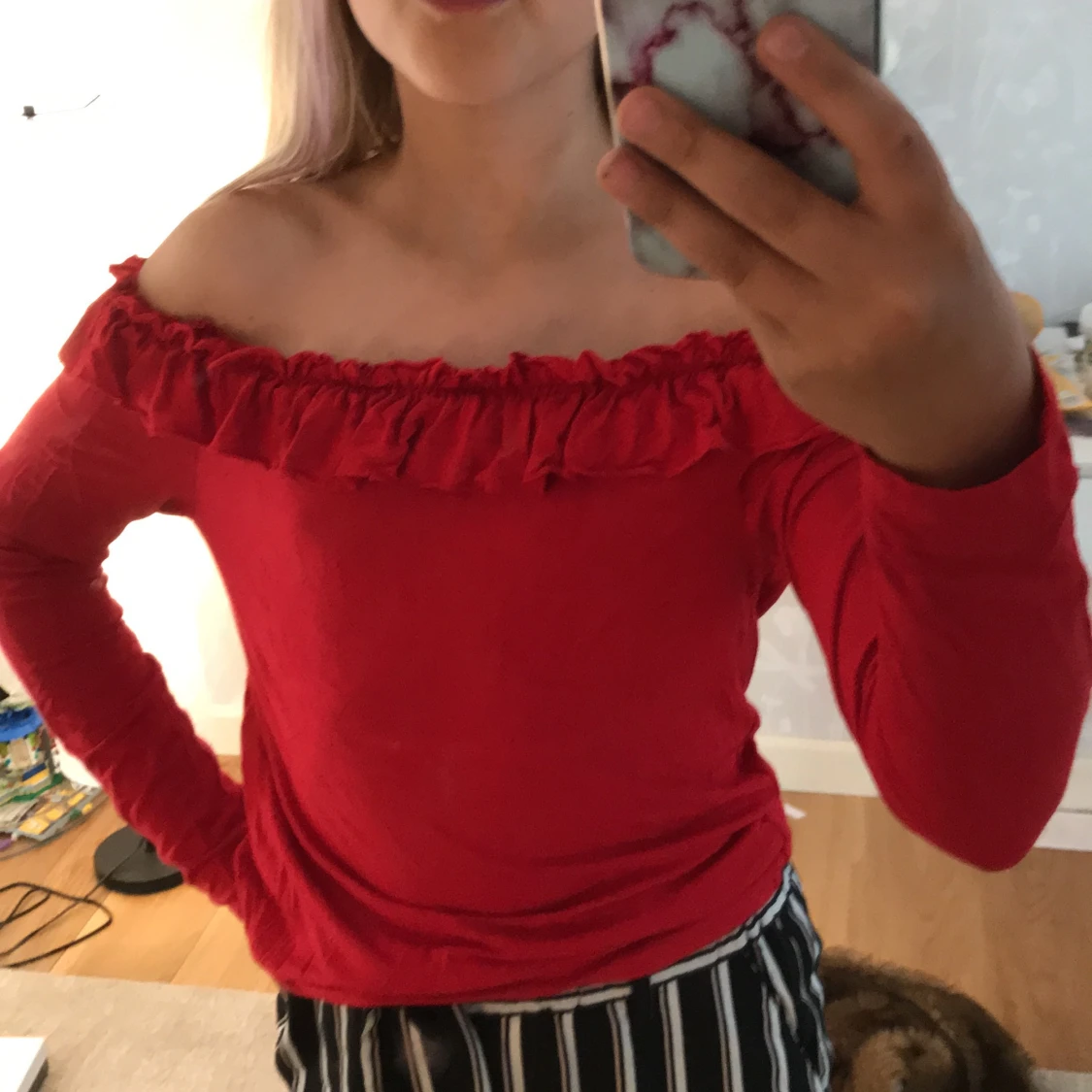 Röd tröja ifrån skill  - 90