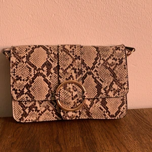 Leopard väska - Aldrig använd snygg leopard mönstrad väska