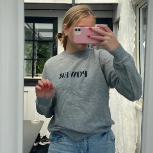 Sweatshirt  - Snygg tröja, lite använd! Bra skick 