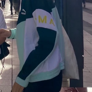 Kofta från Puma  - En tuff unik kofta med dragkedja från Puma. 150kr + frakt,  om fler intresserade= budgivning😇