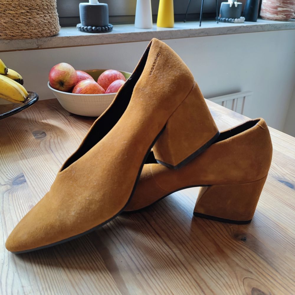 Gewoon doen Reusachtig Verbeelding Hub Shop On Twitter: "Green Is The Colour Of Envy? It's The Sleek Suede And  Bloc Heel On The 'Olivia' Pump By Vagabond Shoemakers That Tickles Our  Fancy #Boutique #Style #Designer 