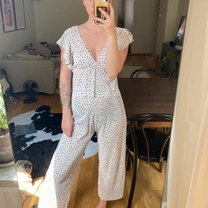 Set  - Ett jättefint set ifrån pull and bear, toppen är aldrig använd! Båda delarna är i storlek S, plisserat material. Köparen står för frakt! 