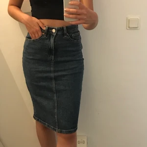 Jeans kjol från Cubus, XS - Skön lång jeans kjol från Cubus i storlek XS. Nyskick. Köparen står för frakt 
