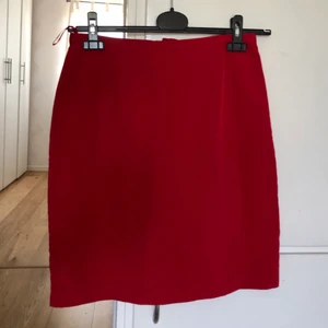 Kjol - Storlek M. Väldigt fin kjol till sommaren.