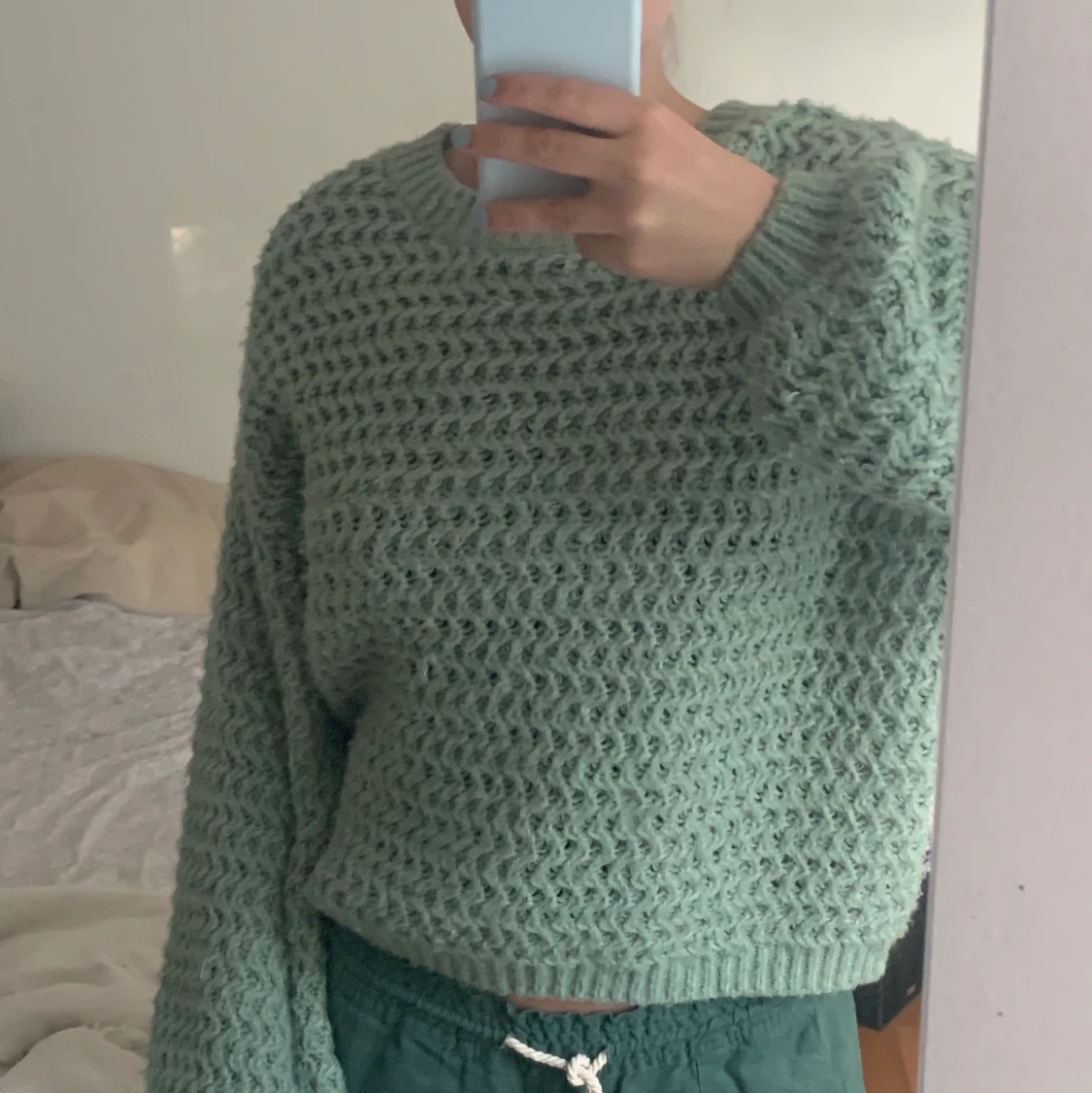 Ljusgrön stickad tröja