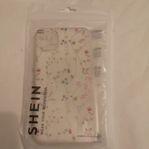 Iphone 11 skal - Nytt blomrigt skal från shien, aldrig använt. 