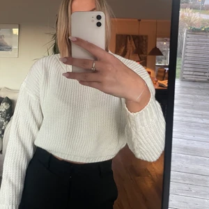Tröja - Stickad tröja strl S, lite croppad från SHEIN. 100% akryl. FRI FRAKT 💓