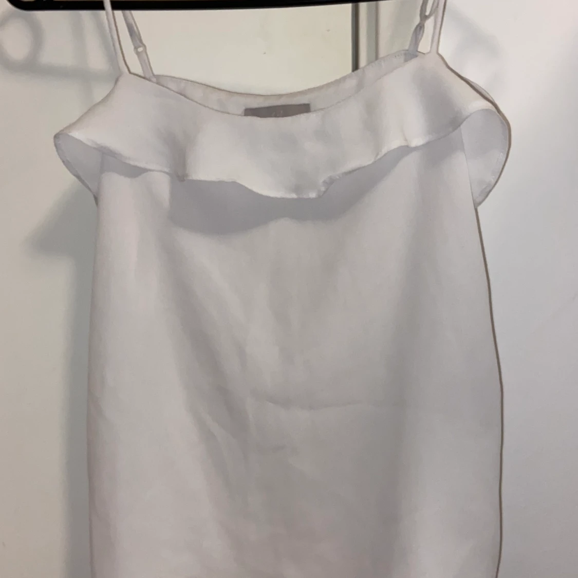 Fint linne med volang!