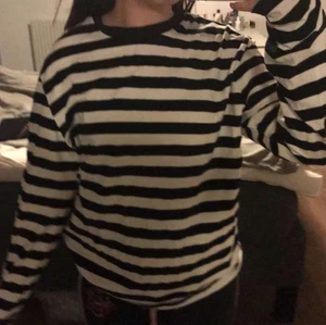 Randig tröja - Randig tröja från shein! Nästan aldrig använd ❤️