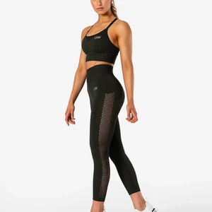 Träningsett från iciw  - Jättefint Träningsett från iciw. Skriv för fler bilder 