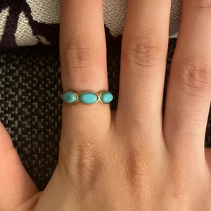 Ring - Säljer denna fina ringen för 15kr. Köparen står för frakten❤️❤️