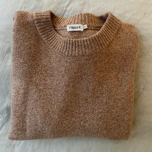 mysig tröja från Filippa K - Strl M, men passar så bra på mig som är XS och gillar när det är lite oversize💕 så himla mysig 