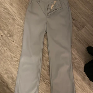 Skinnbyxor från gina  - Inte använda särskilt mycket så säljes i nyskick.