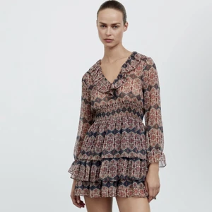 Klänning - Helt oanvänd zara klänning med alla prislapparna kvar. En perfekt nyårsklänning 🥰 Köpt för 399kr