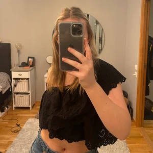 One shoulder top från Mango - Super fin topp med struktur som tyvär aldrig kommit till användning 