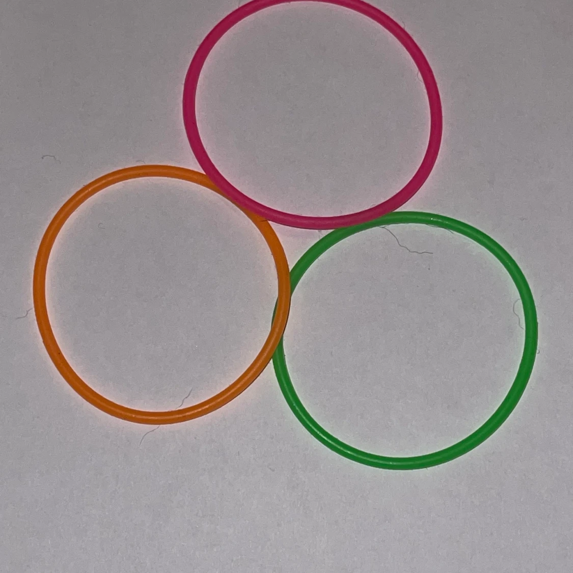 Färgade armband