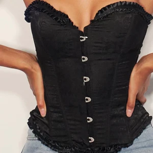 Svart korsett - En super fin svart korsett i storlek M, den är inte använd.🖤