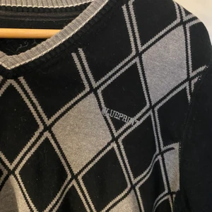 Vintage tröja - Jättefin tröja som sitter som en smäck, dock inte min smak! Sitter som en M typ