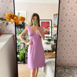 Fin fin rosa klänning  - En fin sommarklänning som är tyvärr lite stor för mig 