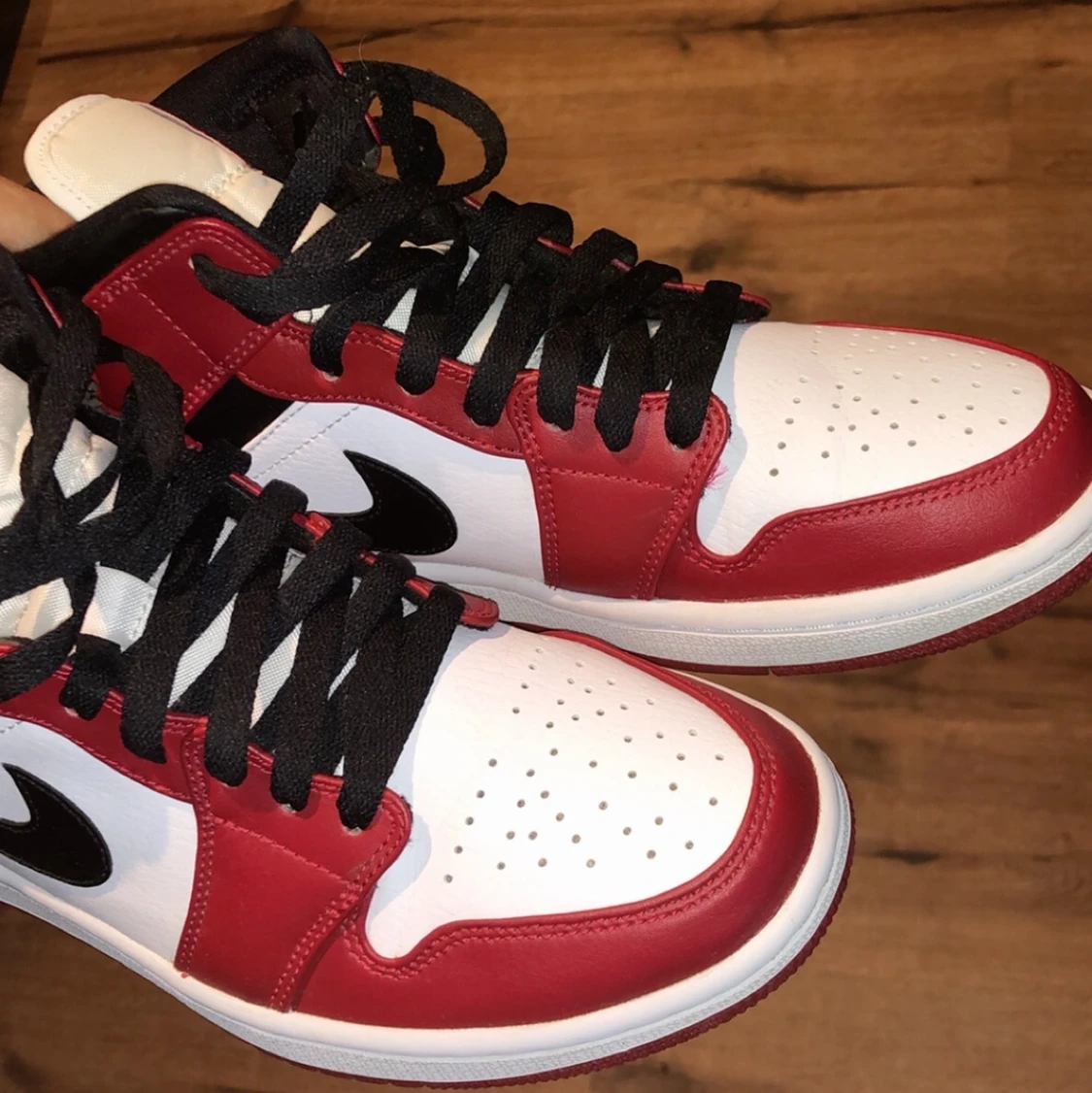 Jordan 1 Banned Mid Chicago  - 90