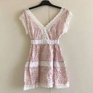 Rosa blommig top - Fin rosa blommig top Stl S