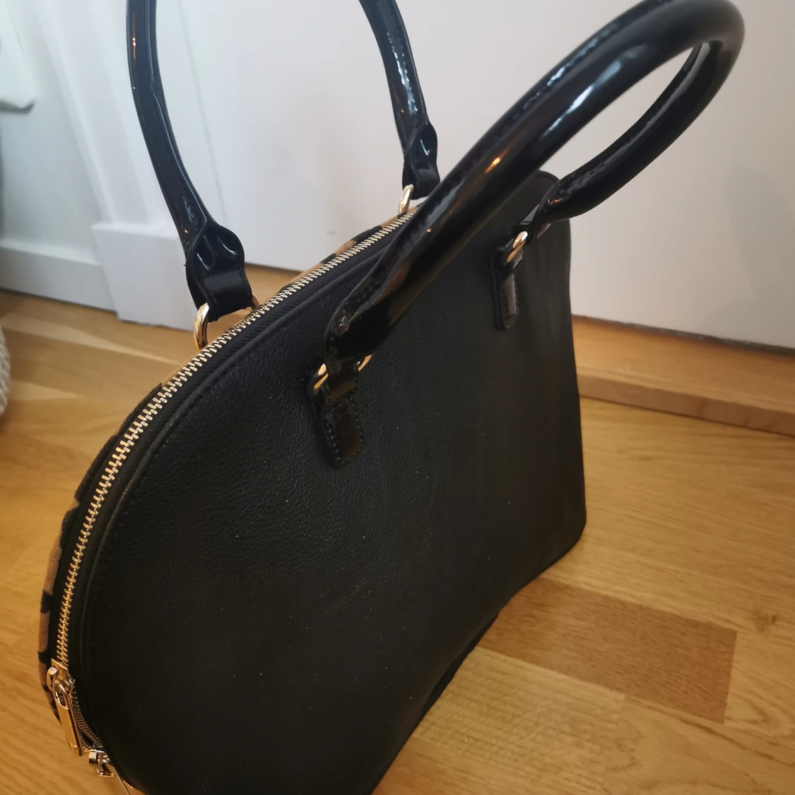 Äkta Armani väska  - 91