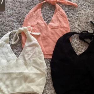 Söta toppar - Säljer den här jätte fina topparna som har bud på 140kr, tog bort förra annonsen pga oseriösa köpare💞topparna är i storlek S och super fina till sommaren❤️