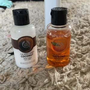 Säljer 2 andvända flaskor the body shop, det finns dock mycket kvar. Det är en shower gel och en body milk. Säljer för 10kr styck