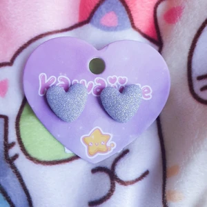 Örhängen - Oanvända örhängen från kawaii shop (nypris 39kr). Köparen står för frakten och jag samarbetar gärna♡