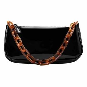 Axelväska  - Svart axelväska med brun kedja! 🖤🤎 Helt ny! Kika in mina andra annonser, 3 för 2 på alla väskor. Väskan kostar 99kr, inklusive frakt! 