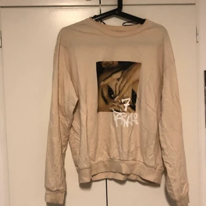 Tröja  - Ariana gramse tröja super fin 