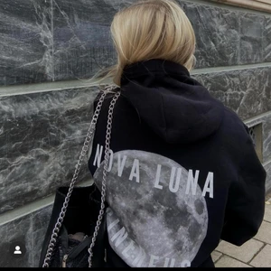 hoodie  - super snygg the cool elegant hoodie, använd kanske 4 gånger. nypris 600, mitt pris 300