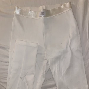 Alice Stenlöf x GINA TRICOT  - Träningsbyxor från kollektionen  ALICE STENLÖF X GINA TRICOT. Nyskick endast provade. 🔥  Storlek M men passar även som en S.💗 Hör av dig vid intresse 🙏