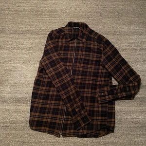 Rutig overshirt - En overshirt från mq i bra skick storlek m 