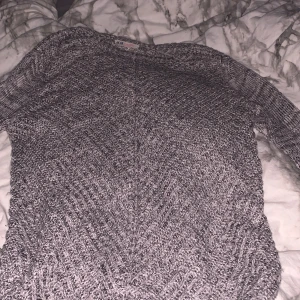 Tröja - En vanlig tröja aldirg använt 